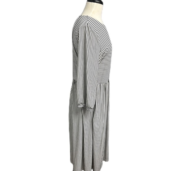 Merokeety Dress Sz L  White with Black Pin Stripes Midi Pockets Women's - Picture 3 of 6
